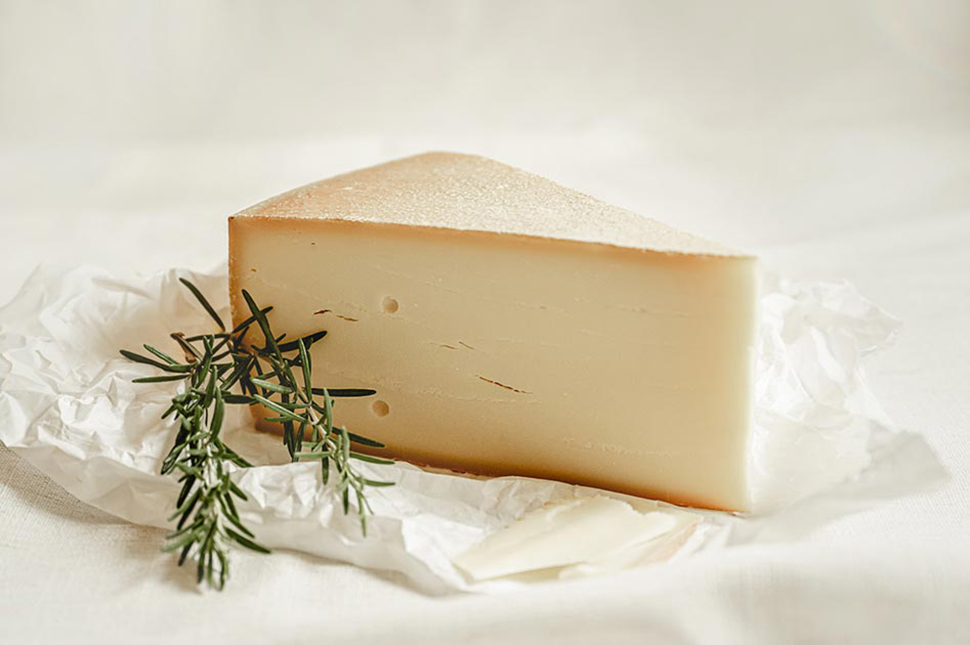 Bergkäse 15 Monate im Felsenkeller