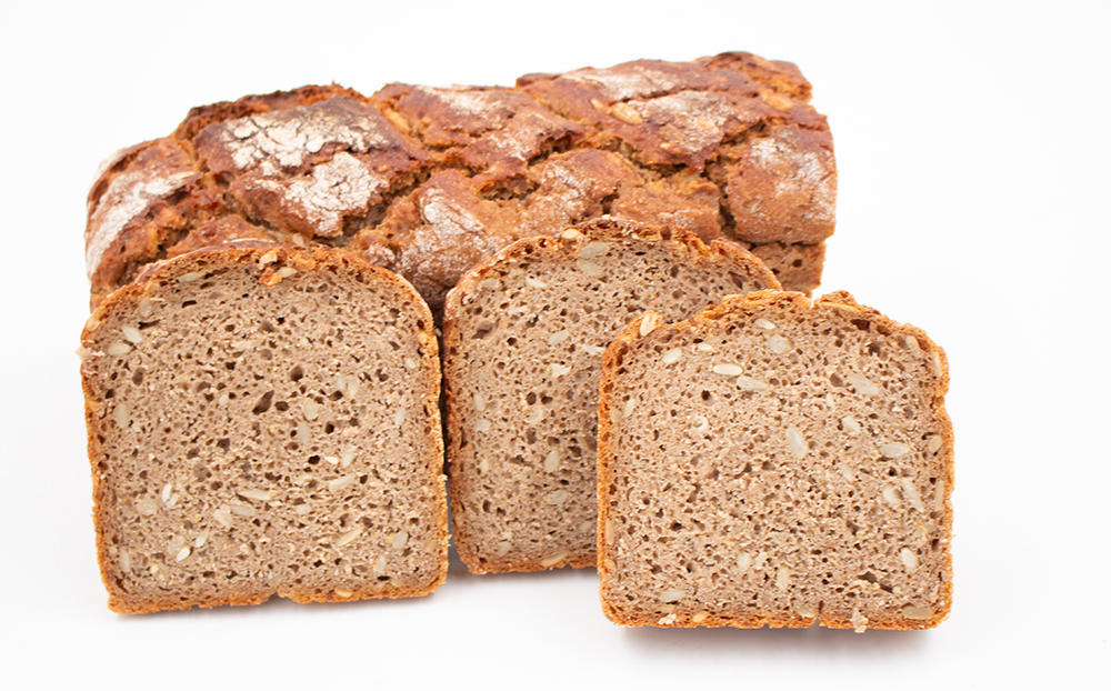 Sauerteig Roggenbrot mit Sonnenblumenkernen